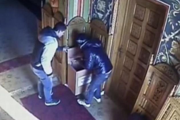 Parohia a IERTAT doi tineri care au dat SPARGERE la o BISERICĂ