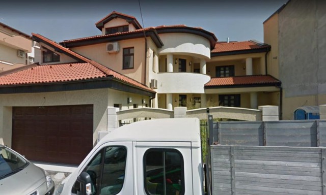 Un afacerist din Constanța și soția sa au RĂMAS fără vila de pe strada Unirii