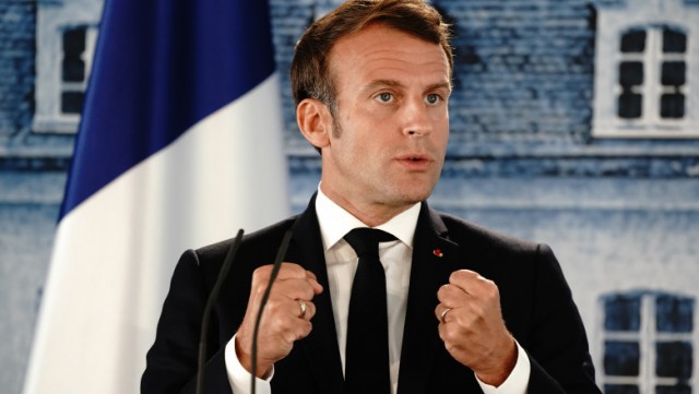 Emmanuel Macron spune că se va vaccina cu serul AstraZeneca dacă acesta va fi disponibil