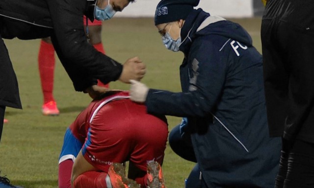 Tratament nemaivăzut primit de un jucător de la Botoșani după ce a fost lovit într-o zonă sensibilă