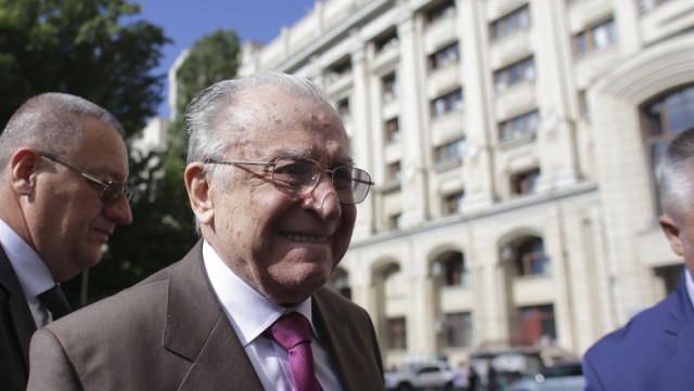 Ion Iliescu s-a vaccinat: Pentru vârsta pe care o am, mă simt bine
