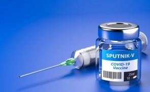 Rusia și-a ieftinit vaccinul Sputnik V: A fost trecut pe lista medicamentelor esenţiale