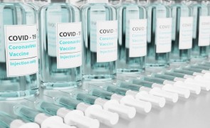 STUDIU: Vaccinul anticoronavirus NU are aceeași eficiență la persoanele cu obezitate