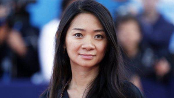 Chloe Zhao şi Emerald Fennell, nominalizate la premiile decernate de Sindicatul Regizorilor Americani