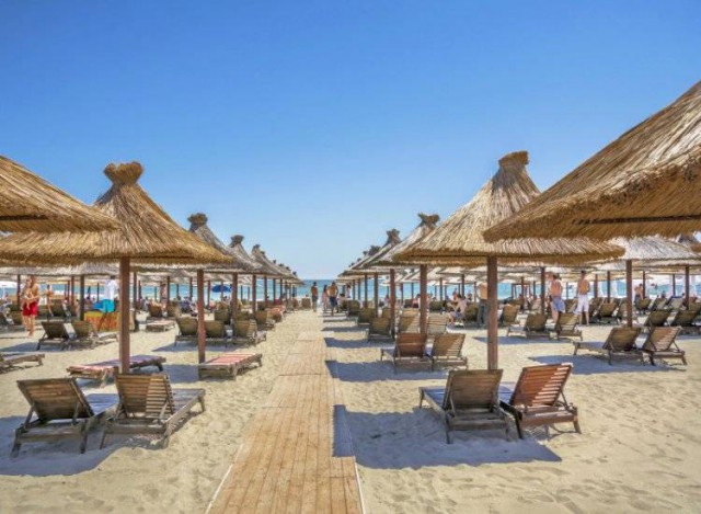 ANGAJĂRI MASIVE pentru SEZONUL ESTIVAL, pe LITORAL