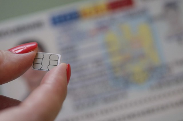 Lucian Bode: Din august, românii vor putea solicita cartea de identitate electronică