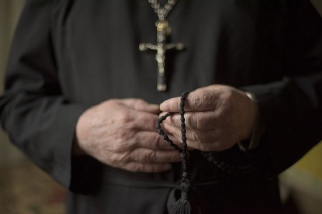Un preot polonez, condamnat la trei ani de închisoare pentru agresarea sexuală a unui minor