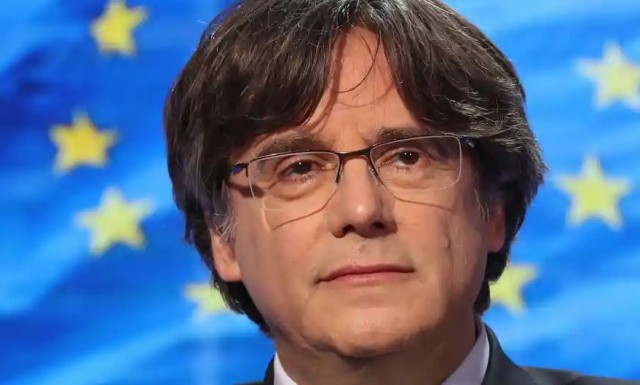 Carles Puigdemont denunţă o persecuţie politică, după ce Parlamentul European i-a retras imunitatea
