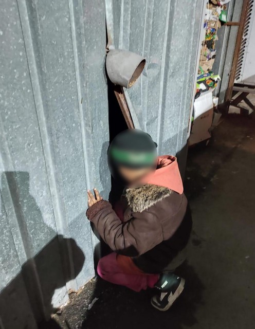 Trei TINERI, prinşi în timp ce încercau să dea o SPARGERE la PROFI