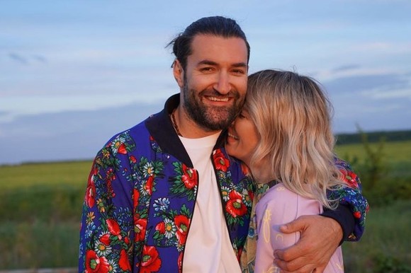 Gina Pistol a născut o fetiță perfect sănătoasă! „Sunt primele ore din cea mai frumoasă poveste”