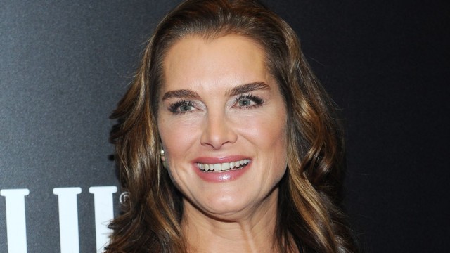 Brooke Shields învață să meargă din nou, după ce și-a rupt piciorul drept