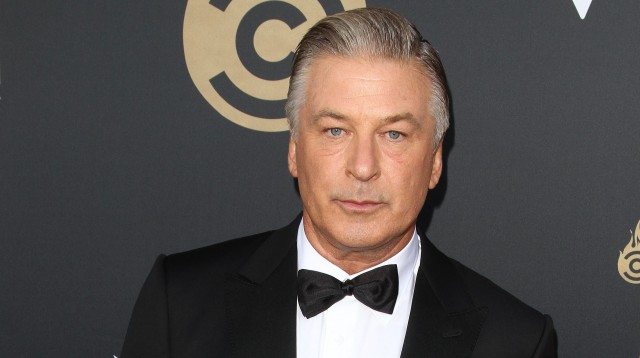 Alec Baldwin a anunțat că părăsește Twitter, după o glumă despre 'schimbarea accentelor'