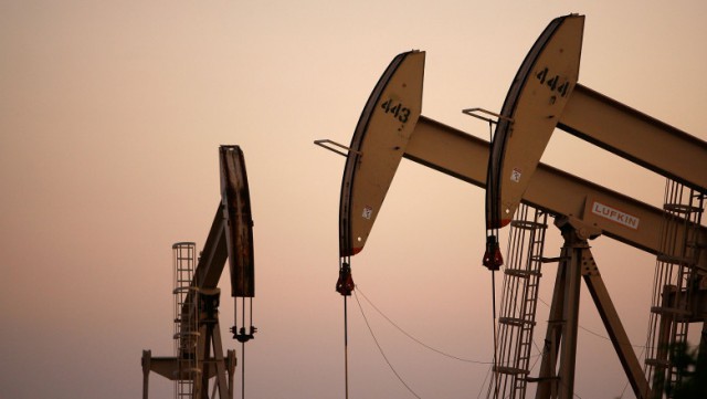 Petrolul a ajuns la 113 dolari pe baril, pentru prima dată în ultimii opt ani