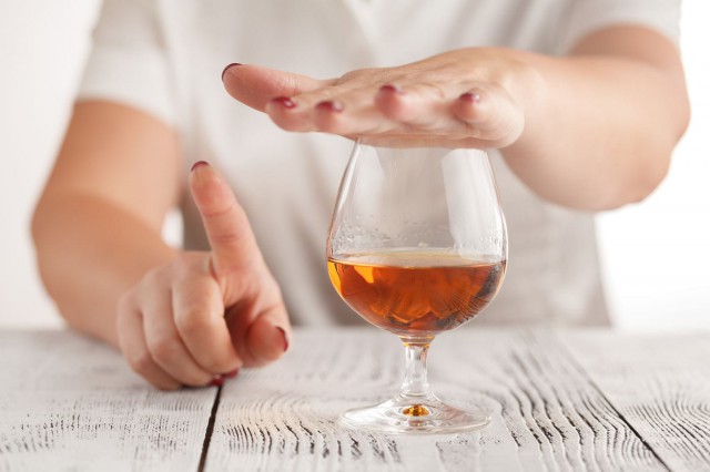 7 semne ale alergiei sau intoleranței la alcool