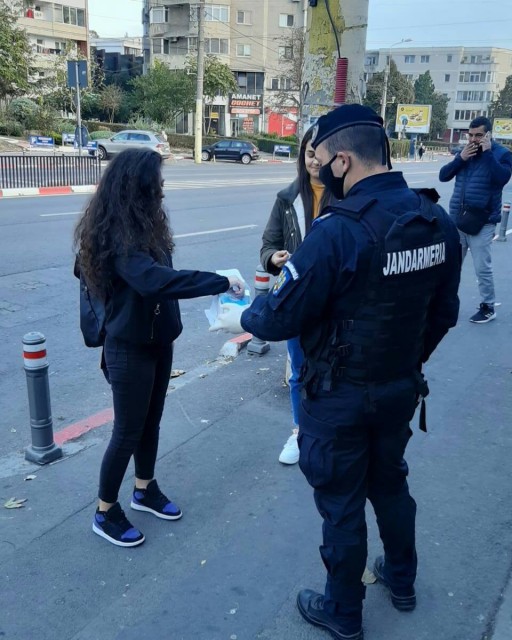 JANDARMII şi POLIŢIŞTII, controale în mijloacele de TRANSPORT în COMUN