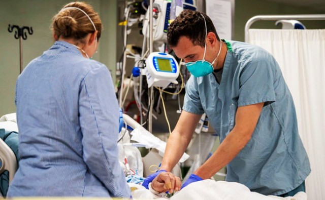 Pacienții tratați de Covid revin în spitale: Val de accidente vasculare și afecţiuni cardiace