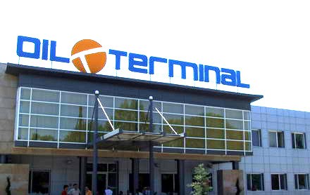 A MURIT misteriosul ACȚIONAR de 98 de ani care se RĂZBOIA cu Oil Terminal