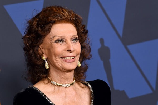Sophia Loren a fost dusă de urgenţă la spital. Cei doi fii ai ei îi sunt alături 