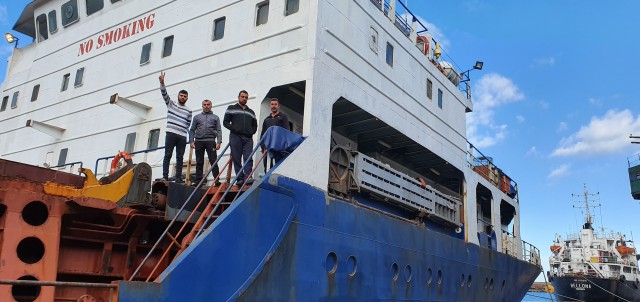 SIRIENII aflați la bordul navei abandonate în Portul Constanța RĂMÂN fără PROVIZII și COMBUSTIBIL