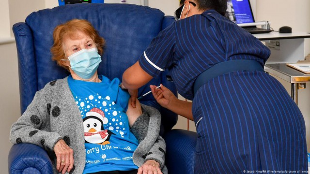 Coronavirus: Infectările au scăzut cu 62% în azilurile din Anglia după administrarea primei doze de vaccinuri