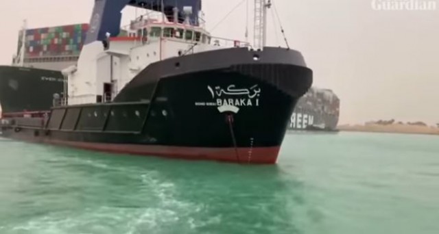 Peste 150 de nave blocate după ce un portcontainer a eşuat în Canalul Suez