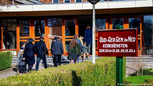 Coronavirus - Olanda: Jurnalişti atacaţi de credincioşi la slujbe unde nu erau respectate măsurile de protecţie