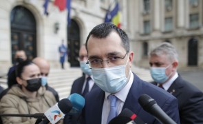SCANDAL în Guvern: Florin Roman cere demisia lui Vlad Voiculescu
