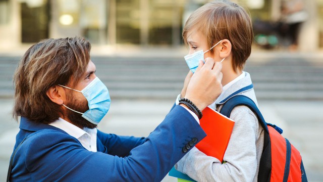 Coronavirus - Cîţu: Testarea elevilor la revenirea din vacanţă, o soluţie bună să ţinem sub control pandemia