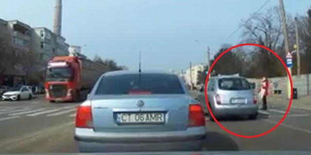 La un PAS de a fi făcută “AFIŞ” pe TRECEREA de PIETONI. VIDEO