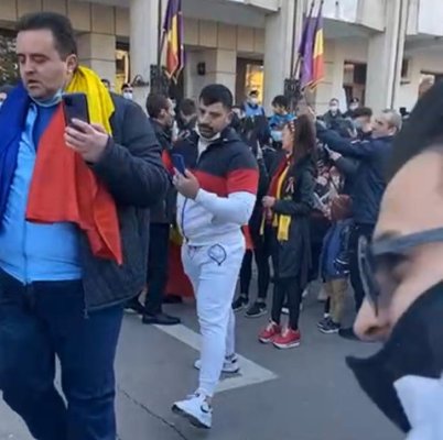 România se ÎNCHIDE! Sute de oameni au ieșit în stradă, la Constanța. Cer DEMISIA lui Arafat. VIDEO