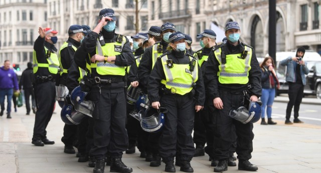 Post Brexit - Irlanda de Nord: Noi violenţe, în ciuda apelurilor la calm