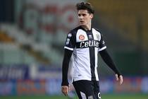 Dennis Man, pe picior de plecare de la Parma - Ce sumă au cerut italienii 