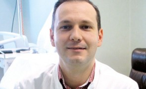 Radu Țincu SPULBERĂ studiile care arată că Omicron dă forme ușoare: NU sunt valabile în țara noastră