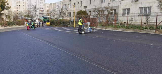 Noi locuri de parcare pentru locuitorii din zona Casa de Cultură