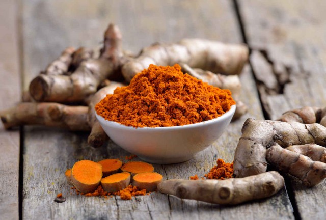 9 plante și condimente care combat inflamaţia