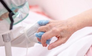 China începe vaccinarea celor de peste 60 de ani şi a bolnavilor cronici