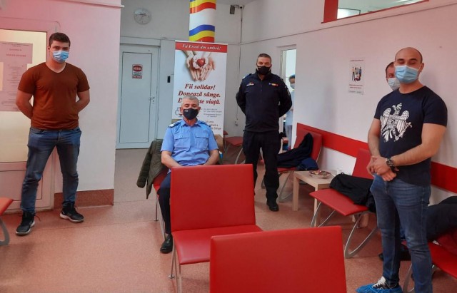 Jandarmii constănţeni au donat sânge pentru semenii lor