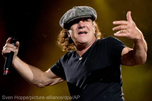 Brian Johnson, solistul AC/DC, va publica o carte de memorii