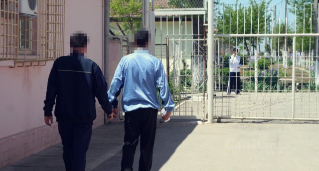 GARDIAN de la Penitenciarul Poarta ALBĂ, AMENINȚAT cu MOARTEA de un DEȚINUT