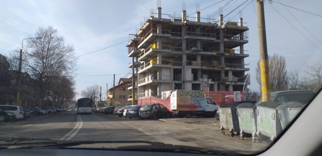 LOCUITORII de pe strada ELIBERĂRII s-au SĂTURAT de ȘANTIERE! Video