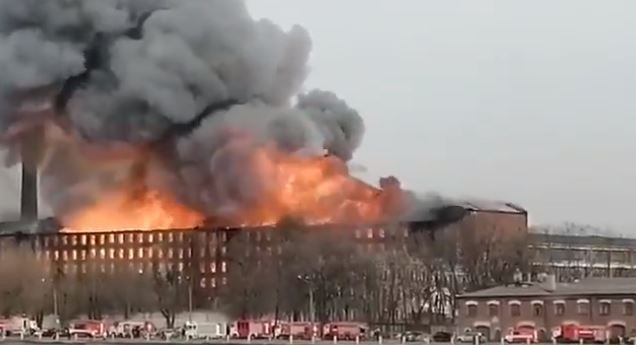 Rusia: Două arestări pentru incendiul de amploare din Sankt Petersburg, soldat cu un mort şi trei răniţi