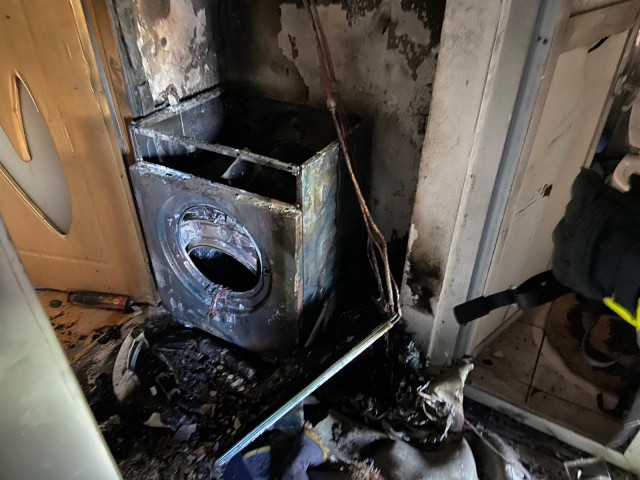 EXPLOZIE urmată de INCENDIU într-un APARTAMENT