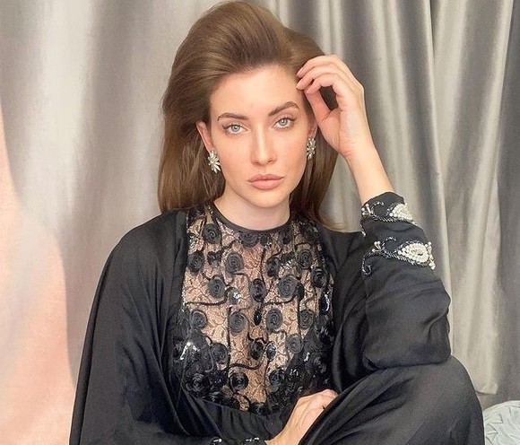 Iulia Albu „i-a tocat“ pe Ștefan Bănică și pe Lavinia Pârva: „Cămășile lui par necălcate!“