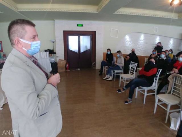 Luca, ANAT: Avem semnale pozitive de la mari angajatori privaţi care vor să acorde vouchere de vacanţă