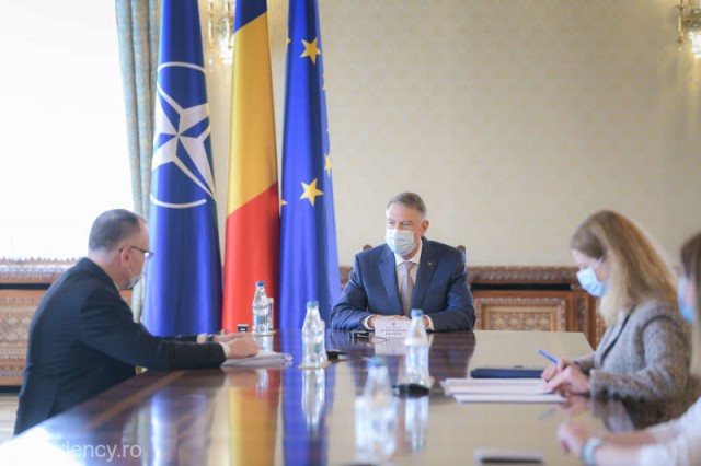 Administraţia Prezidenţială: La reluarea cursurilor după vacanţă vor fi aplicate aceleaşi scenarii ca până în prezent