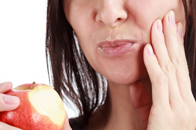 Studiu: Sângerarea gingivală, indicator al lipsei de vitamina C?