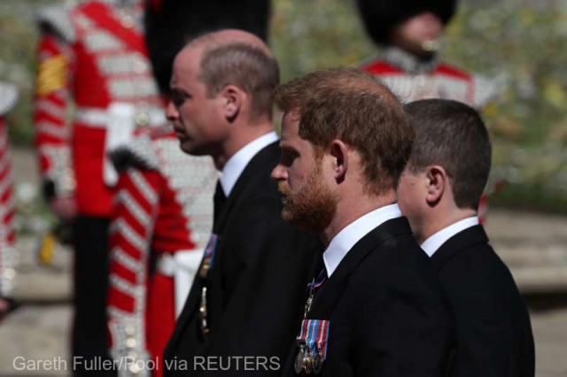 FUNERALIILE prinţului Philip: William şi Harry, văzuţi DISCUTÂND
