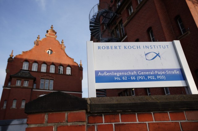 Germania: Poliţia a difuzat imagini cu un suspect în ancheta incendierii unei clădiri a Institutului Robert Koch