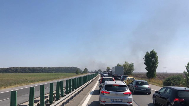 Atenție, șoferi! Se circulă dirijat pe prima bandă a Autostrăzii A2, din cauza unui accident