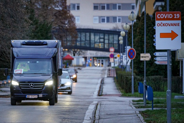 Coronavirus: Slovacia relaxează restricţiile şi redeschide magazinele şi serviciile